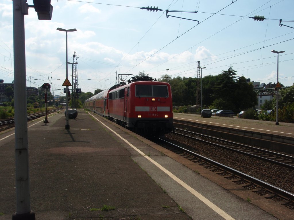 111 158 als RE 7 Krefeld Hbf - Rheine bei der Einfahrt in Wuppertal-Oberbarmen. 23.06.2009