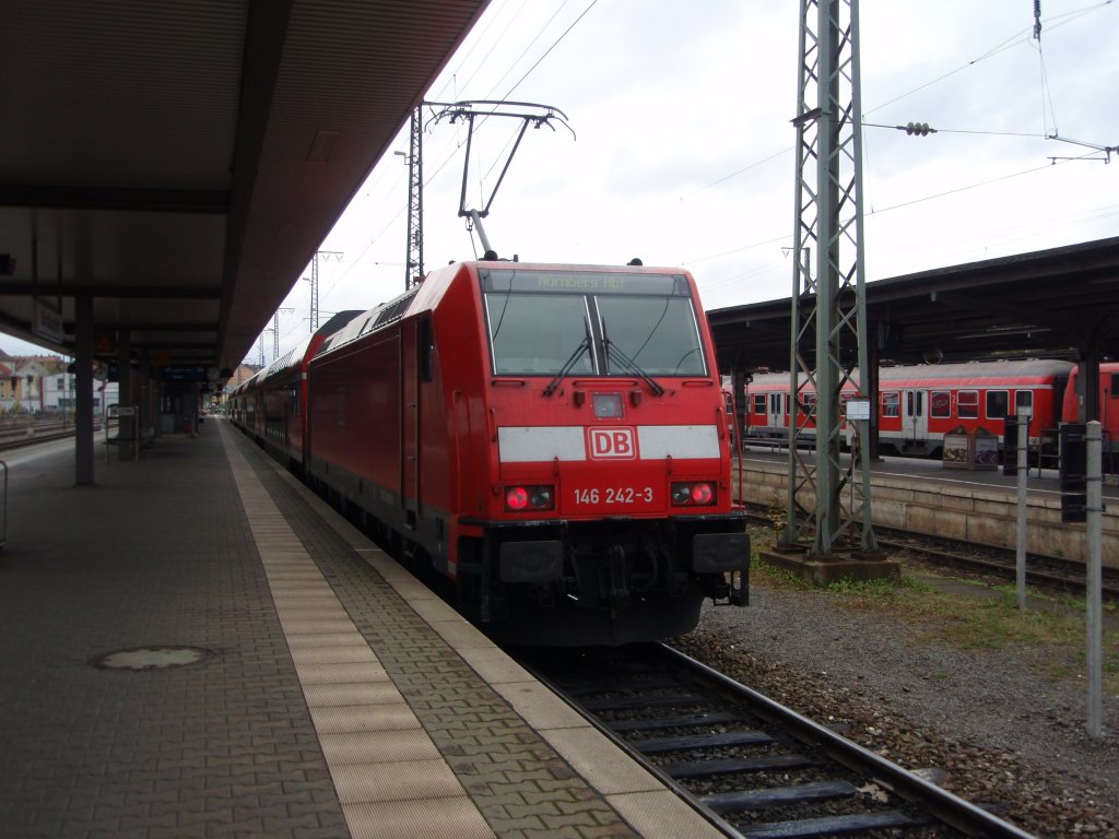 146 242 als RE nach Nrnberg Hbf in Wrzburg Hbf. 17.10.2009