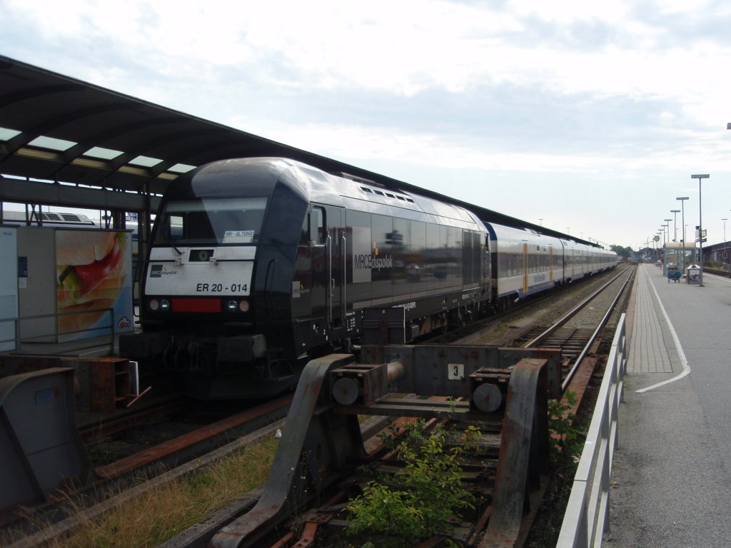 20-014 der Nord-Ostsee-Bahn als NOB nach Hamburg-Altona in Westerland (Sylt). 06.08.2009

