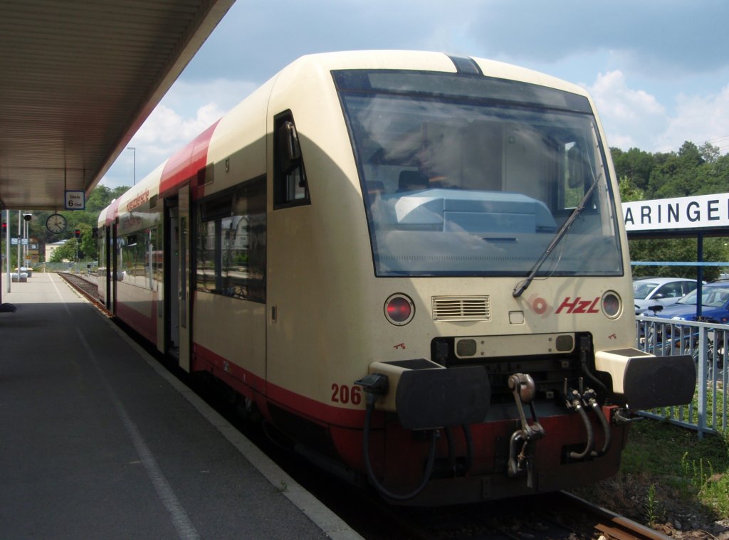 206 der Hohenzollerischen Landesbahn als HzL aus Hechingen in Sigmaringen. 05.07.2011