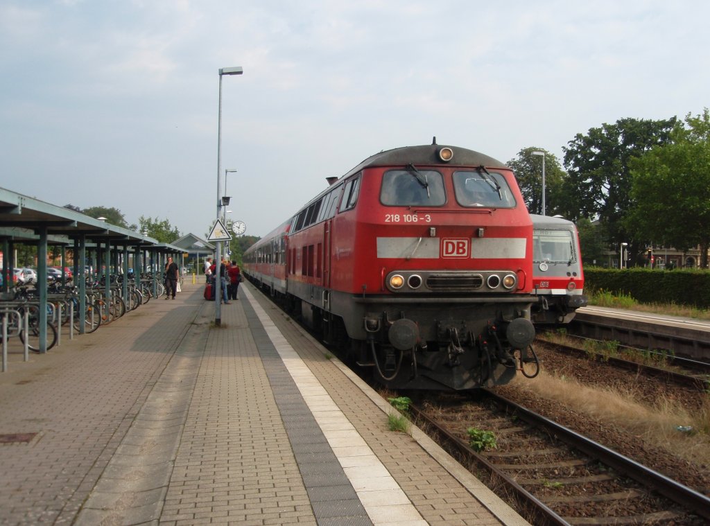 218 106 als RE Kiel Hbf - Bad Kleinen in Preetz. 10.08.2009
