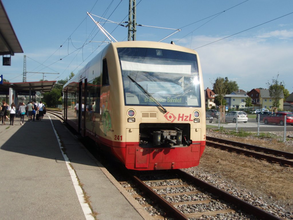 241 als HzL Immendingen - Brunlingen Bahnhof in Donaueschingen. 18.08.2011