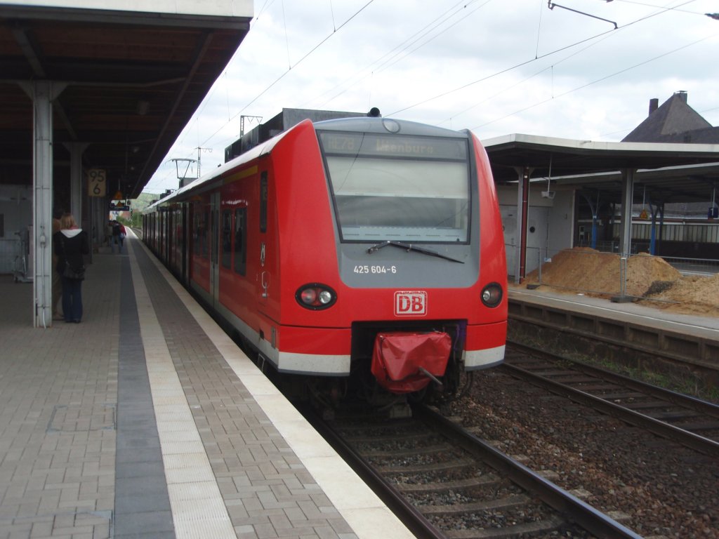 425 604 als RE 78 Bielefeld Hbf - Nienburg (Weser) in Herford. 14.05.2010