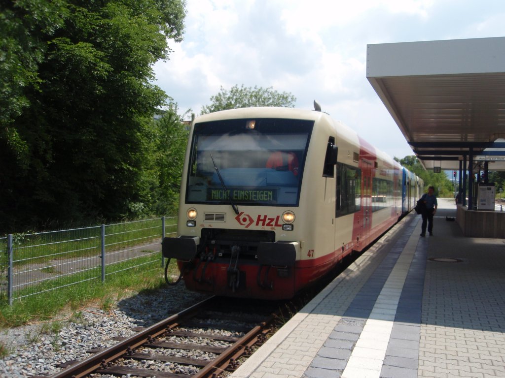 47 der Hohenzollerischen Landesbahn als HzL nach Sigmaringen in Hechingen. 05.07.2011