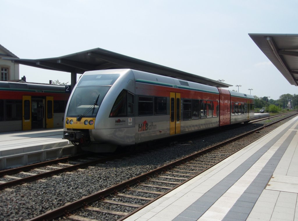 509 105 der Hessischen Landesbahn als HLB Gieen - Gelnhausen in Nidda. 29.05.2010 