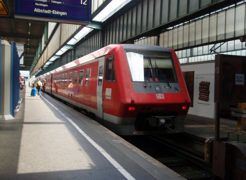 611 046 als IRE nach Albstadt-Ebingen in Stuttgart Hbf. 08.08.2010