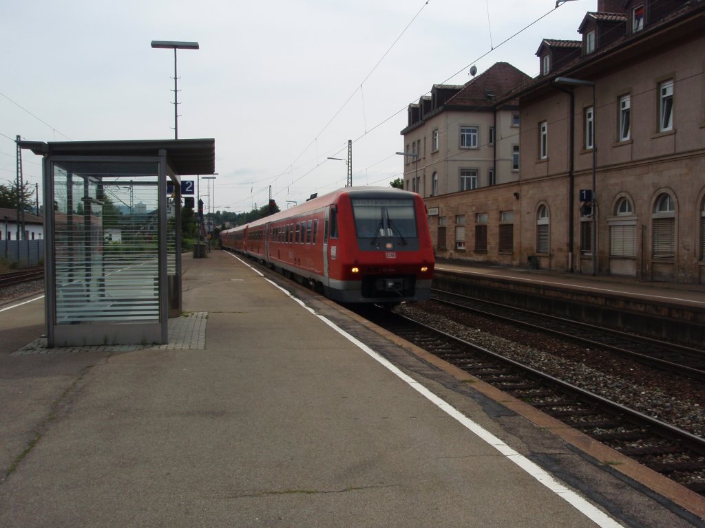 611 544 als IRE Albstadt-Ebingen - Stuttgart Hbf bei der Durchfahrt durch Nrtingen. 14.08.2010