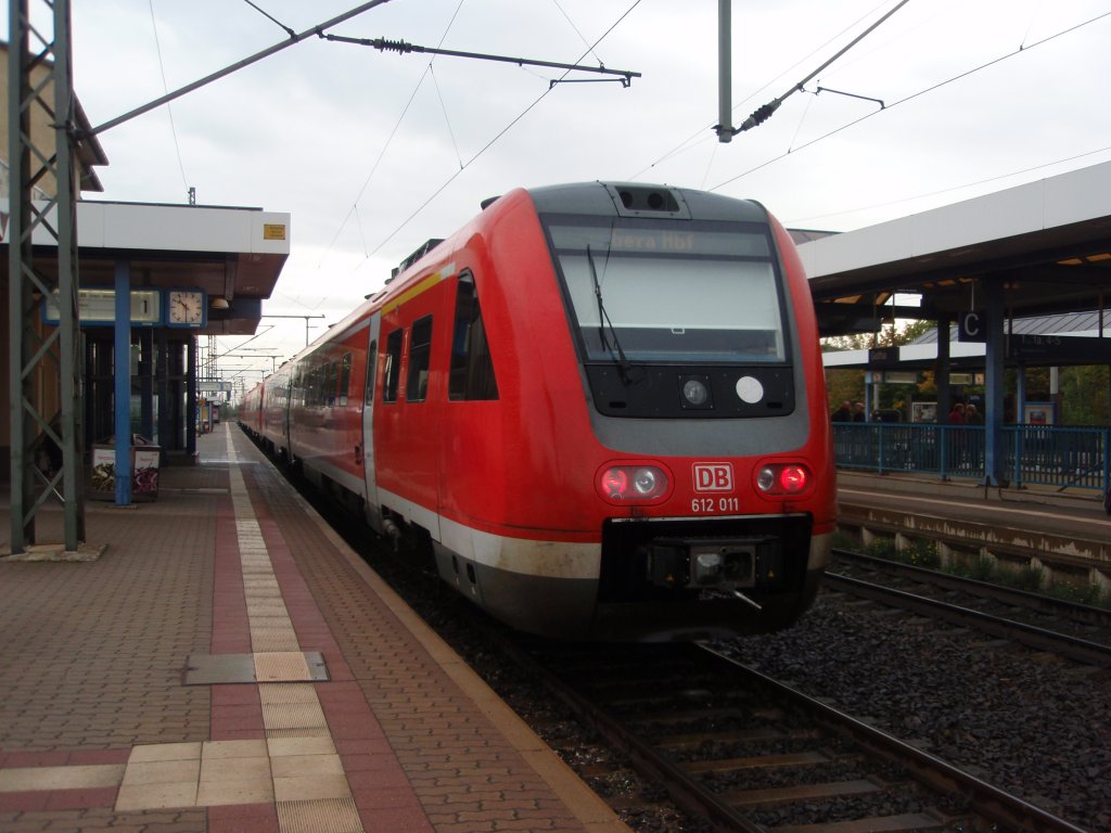 612 011 als RE 1 Gttingen - Gera Hbf in Gotha. 10.10.2009
