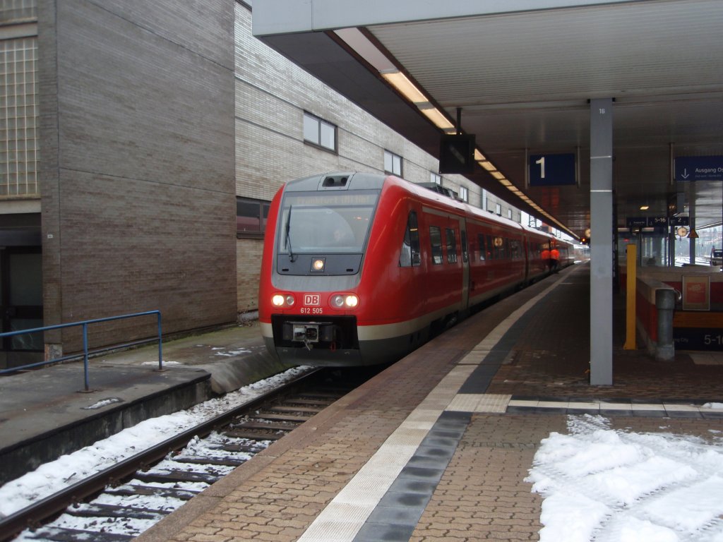 612 505 als RE 3 nach Frankfurt (Main) Hbf in Saarbrcken Hbf. 16.01.2010