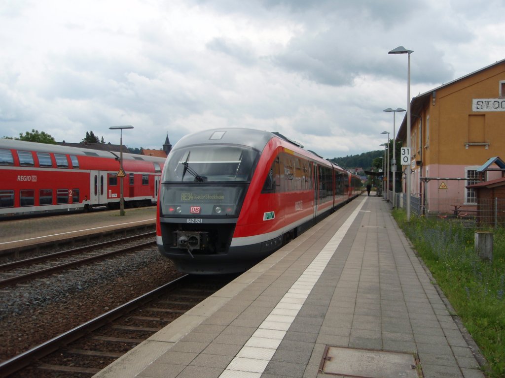 642 521 als RE nach Frankfurt (Main) Hbf in Glauburg-Stockheim. 15.06.2013