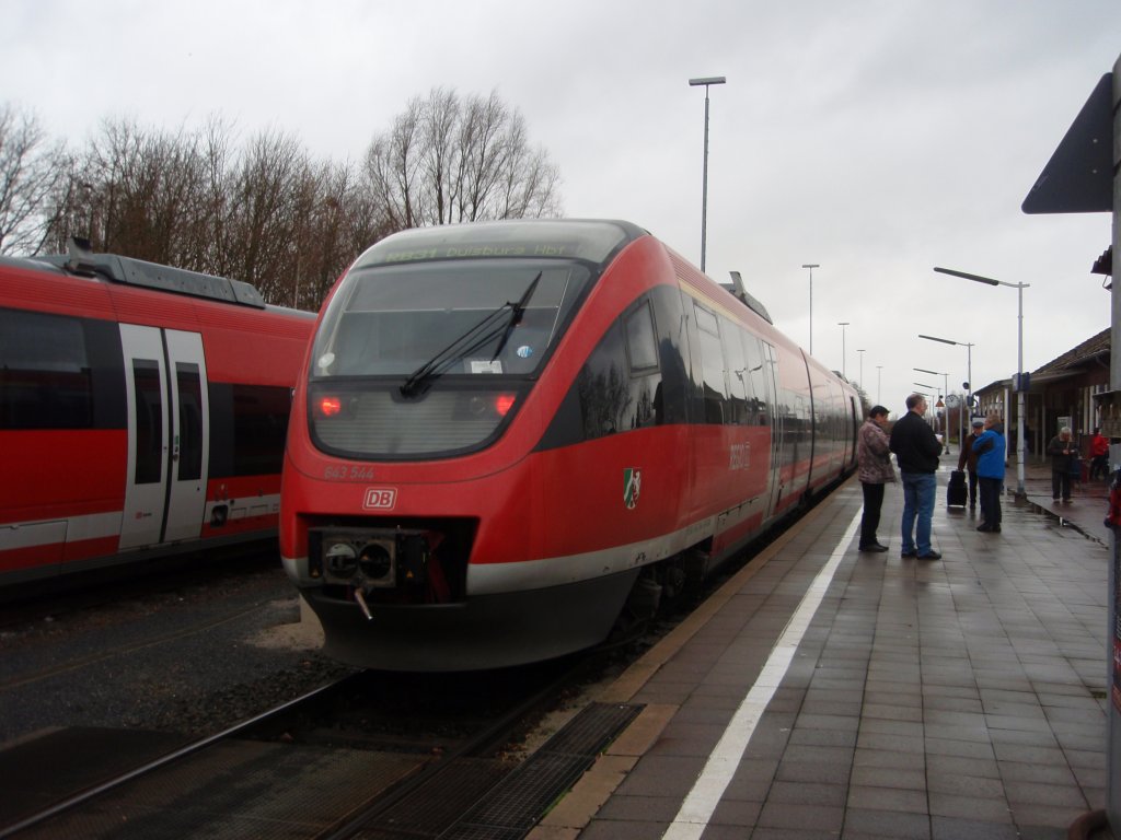 643 544 als RB 31 aus Duisburg Hbf in Xanten. 28.11.2009