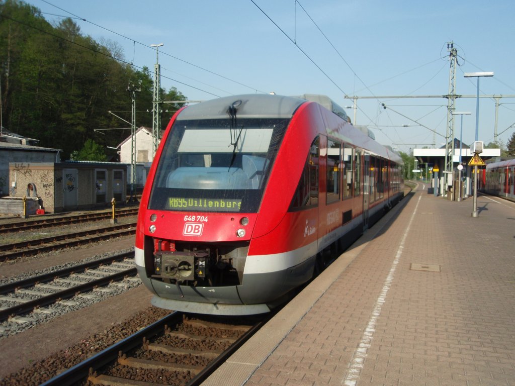 648 704 als RB 95 nach Dillenburg in Au (Sieg). 23.04.2011