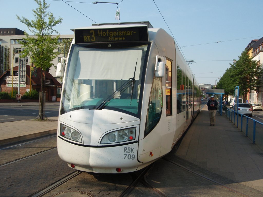 709 der Regionalbahn Kassel als RT 3 nach Hofgeismar Hmme in Kassel Auestadion. 30.04.2011
