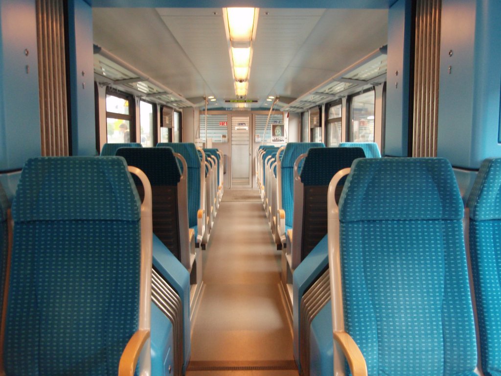 Der Innenraum eines ET 427 der Westfalenbahn. 07.06.2009