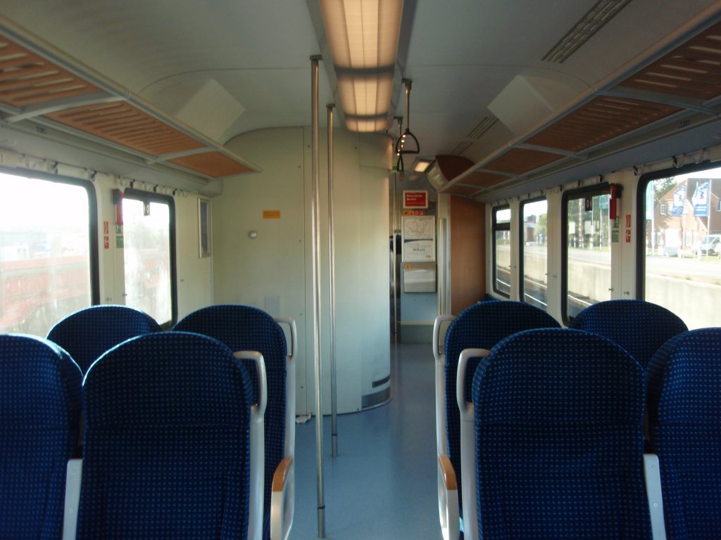 Der Innenraum eines Married-Pair Wagens der Nord-Ostsee-Bahn. 06.08.2009