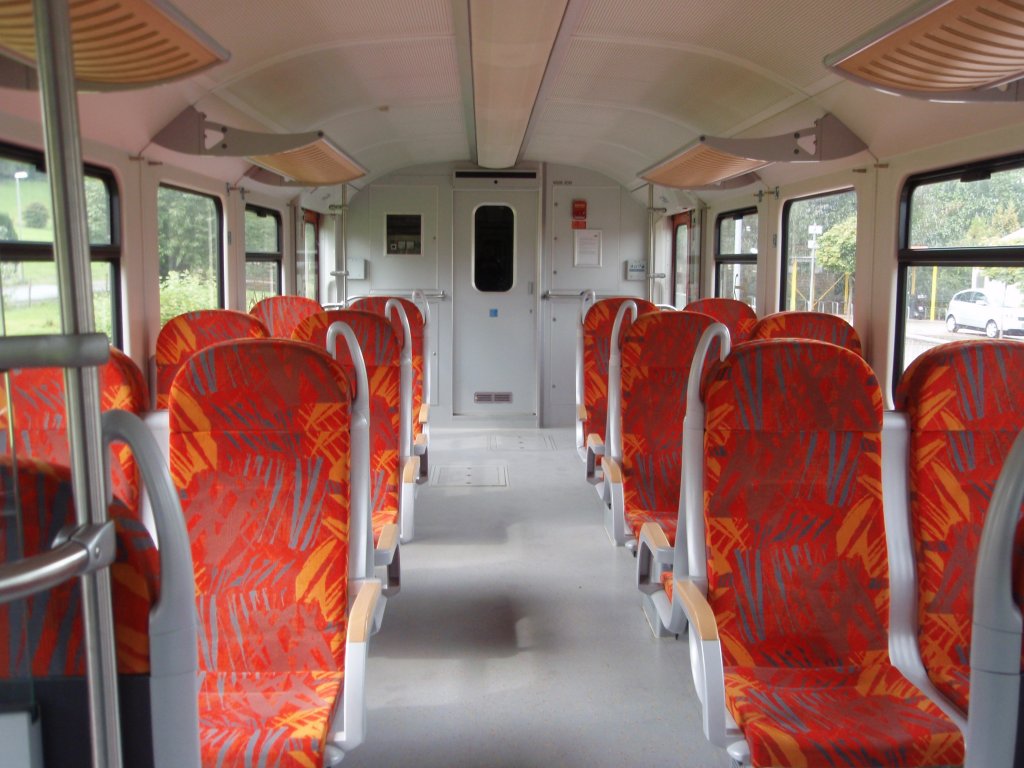 Der Innenraum eines VT 609 der Hessischen Landesbahn. 05.09.2009