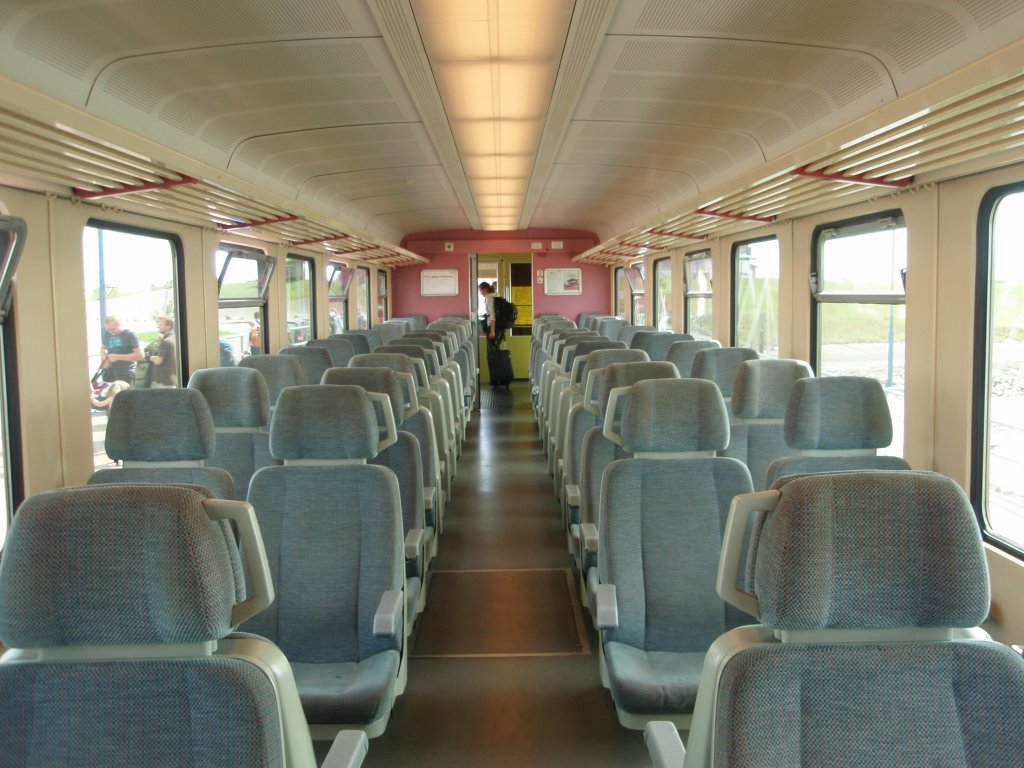 Der Innenraum eines VT 629 der Hessischen Landesbahn. 06.08.2009