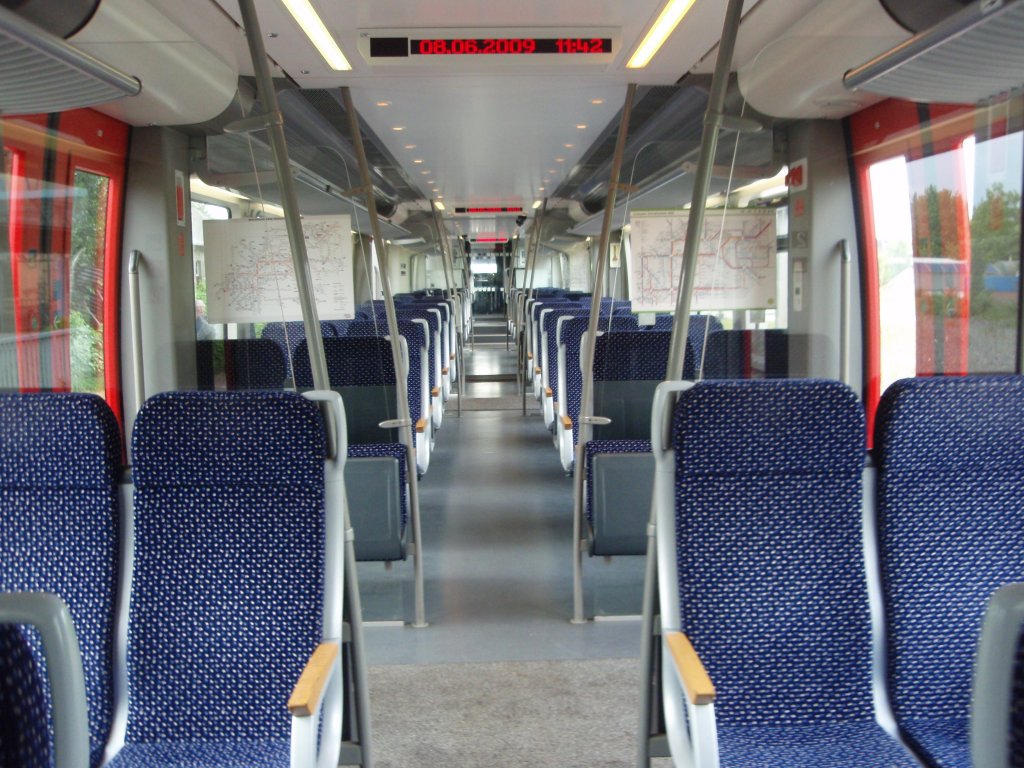 Der Innenraum eines VT 643 der Prignitzer Eisenbahn. 08.06.2009