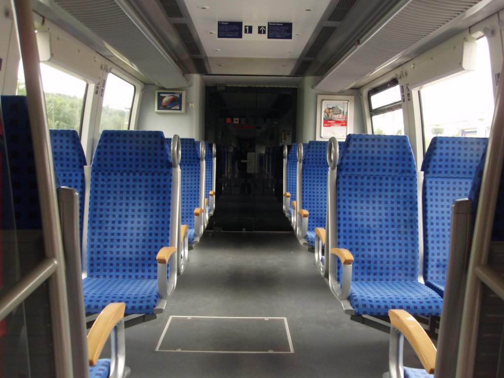 Der Innenraum eines VT 643.2. 22.06.2009