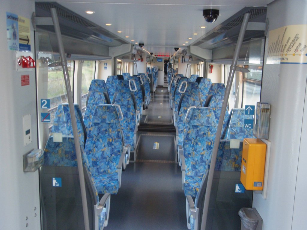Der modernisierte Innenraum eines VT 643 der eurobahn. 20.10.2010