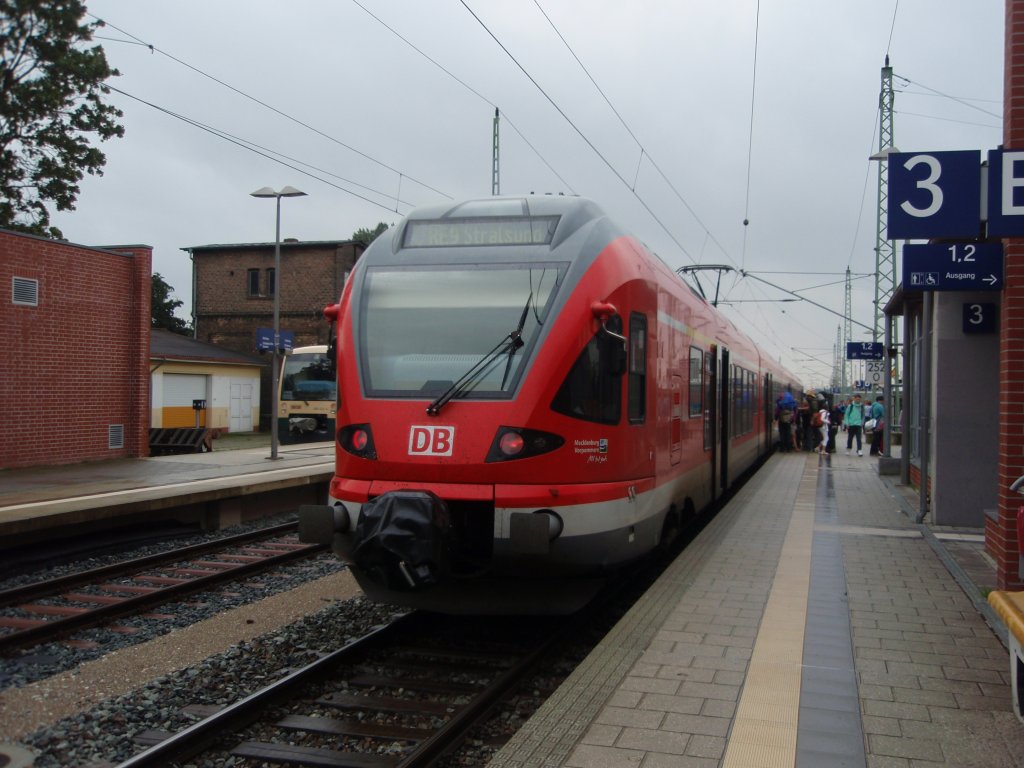 Ein ET 429 als RE 9 Ostseebad Binz - Stralsund in Bergen auf Rgen. 19.08.2011