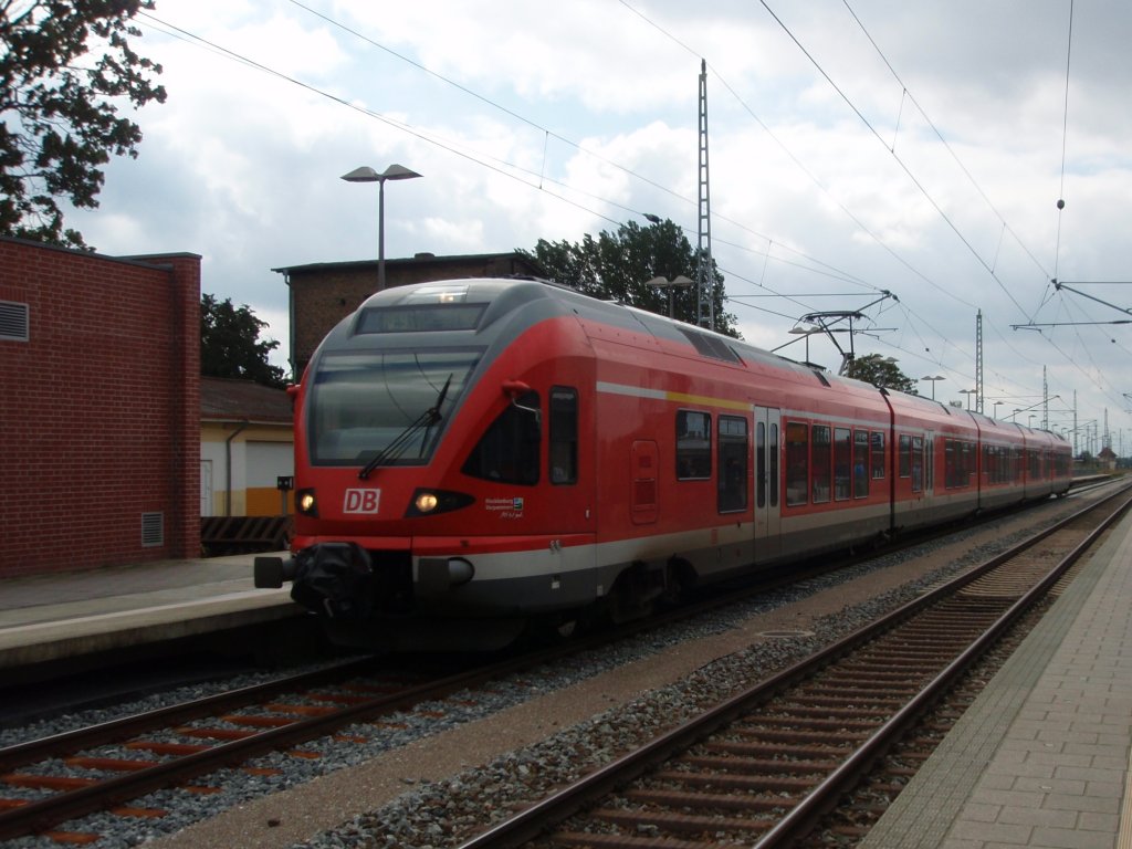 Ein ET 429 als RE 9 Stralsund - Ostseebad Binz in Bergen auf Rgen. 19.08.2011