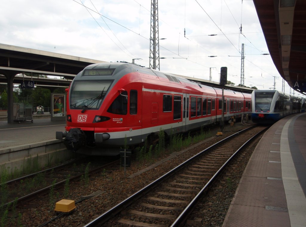 Ein ET 429 als RE 9 nach Ostseebad Binz in Stralsund Hbf. 21.08.2010