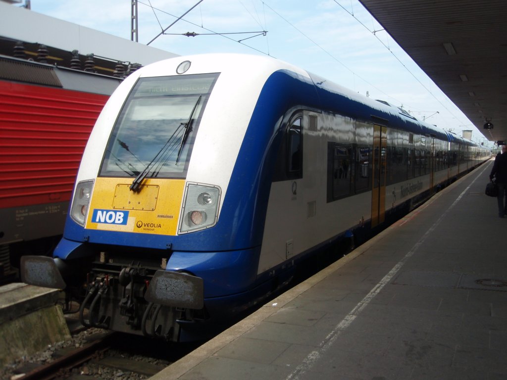 Ein Married-Pair Steuerwagen der Nord-Ostsee-Bahn als NOB aus Westerland (Sylt) in Hamburg-Altona. 22.08.2011