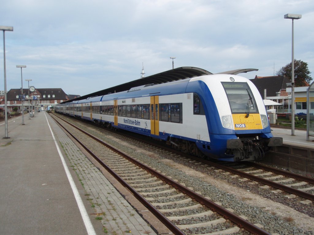 Ein Married-Pair Steuerwagen der Nord-Ostsee-Bahn als NOB nach Hamburg-Altona in Westerland (Sylt). 06.08.2009