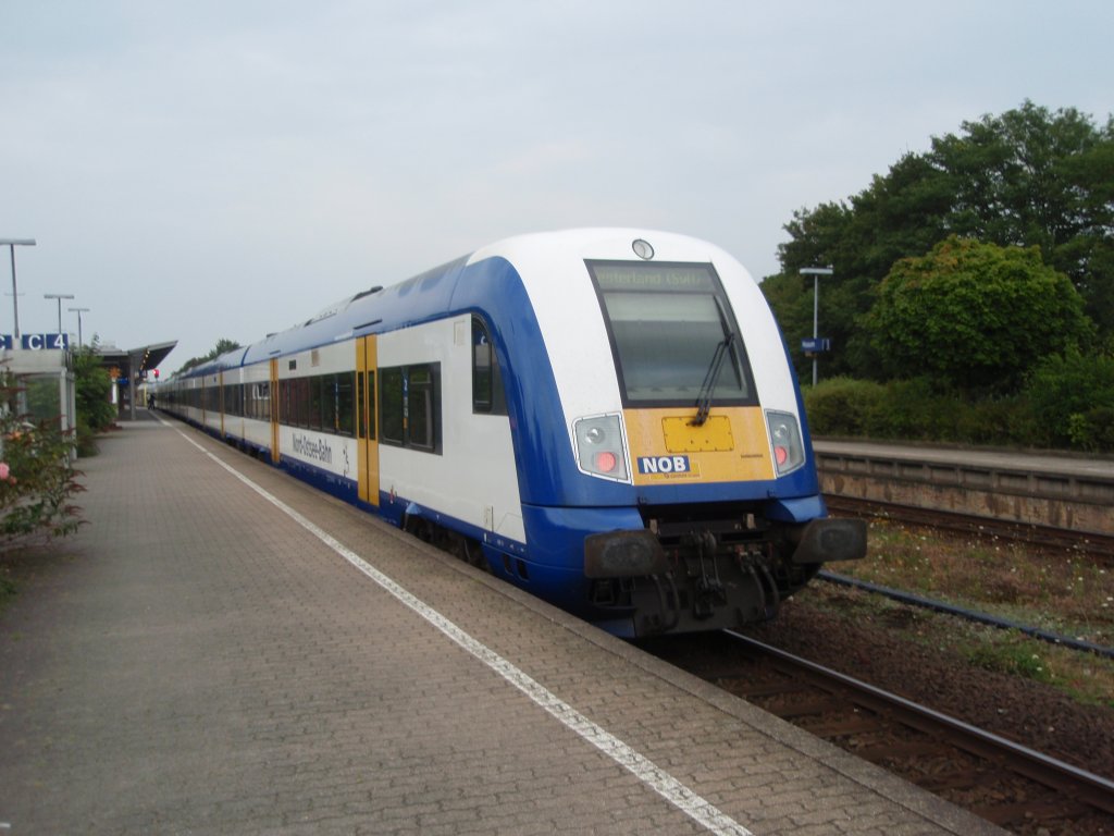 Ein Married-Pair Steuerwagen der Nord-Ostsee-Bahn als NOB Hamburg-Altona - Westerland (Sylt) in Husum. 09.08.2009
