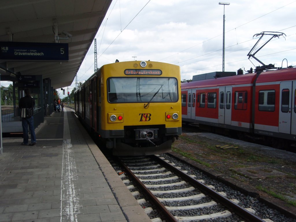 Ein VT 609 der Hessischen Landesbahn als HLB aus Brandoberndorf in Bad Homburg. 05.09.2009