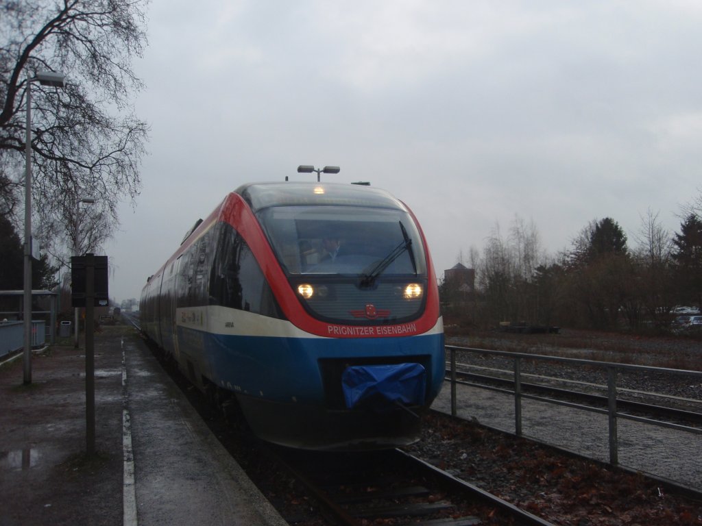 Ein VT 643 der Prignitzer Eisenbahn als RB 44 aus Oberhausen Hbf in Dorsten. 11.12.2010