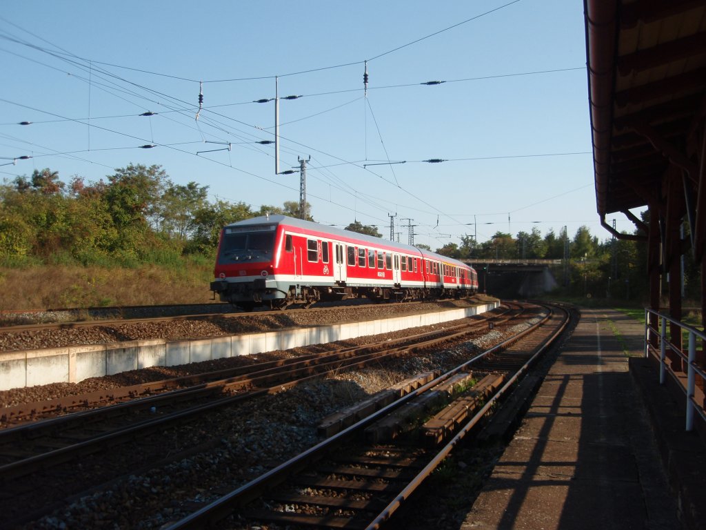 Ein Wittenberger Steuerwagen als RE Kassel Hbf - Halle (Saale) Hbf bei der Ausfahrt aus Wolkramshausen. 12.09.2009