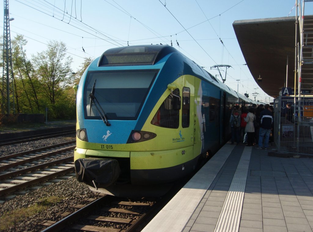 ET 015 der Westfalenbahn als RB 66 nach Osnabrck Hbf in Mnster (Westf.) Hbf. 16.04.2011