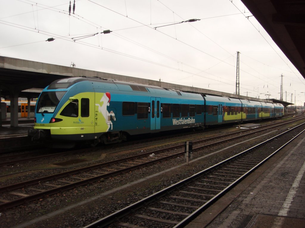 ET 015 der Westfalenbahn als RE 13 Ersatzverkehr der eurobahn nach Mnchengladbach Hbf in Hamm (Westf.). 25.12.2009