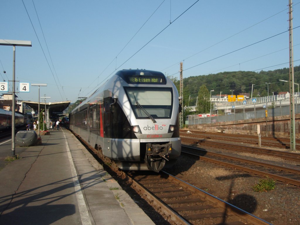 ET 23006-A der Abellio Rail NRW als RE 16 aus Hagen Hbf in Siegen. 10.07.2010