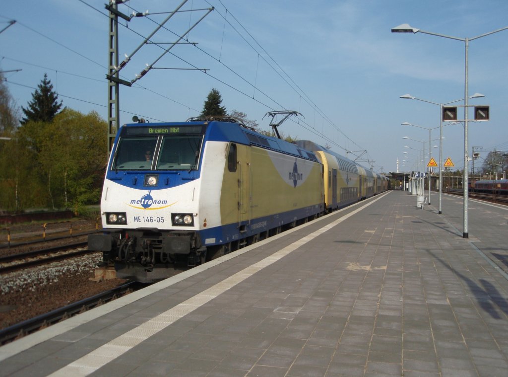 ME 146-05 der metronom Eisenbahngesellschaft als ME Hamburg Hbf - Bremen Hbf in Rotenburg (Wmme). 24.04.2010