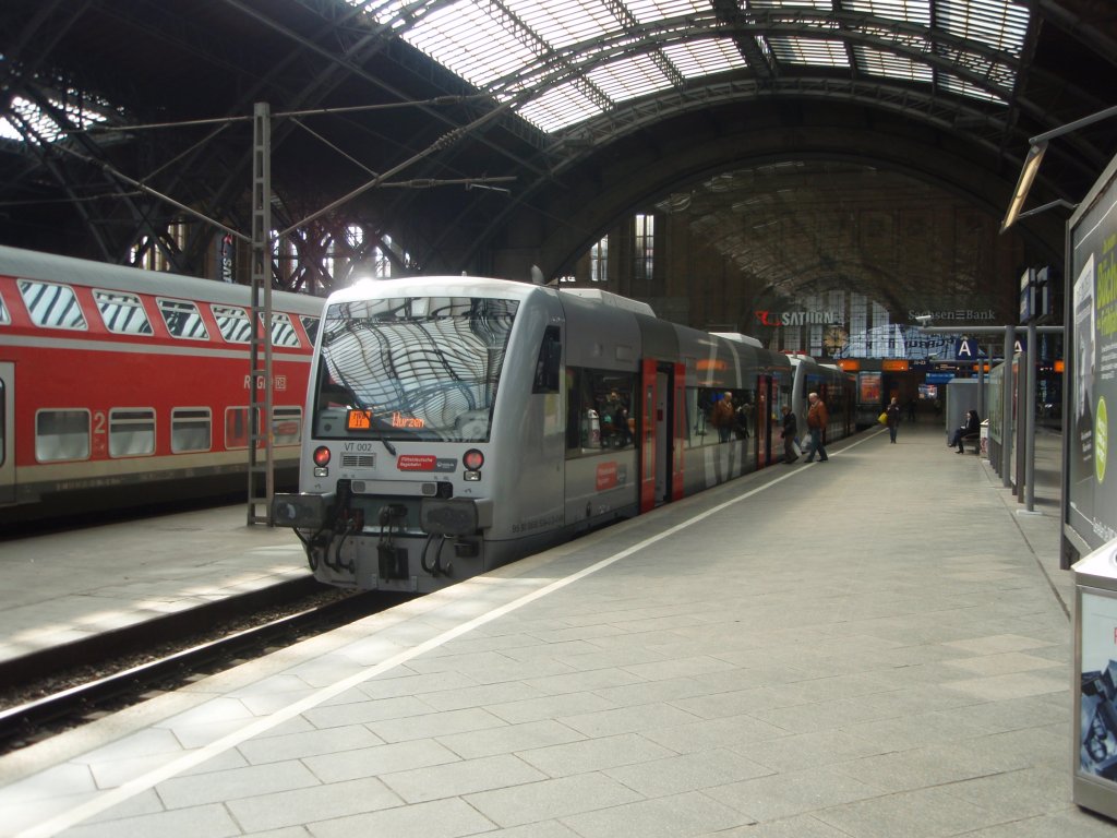 VT 002 der Mitteldeutschen Regiobahn als MRB 11 nach Wurzen in Leipzig Hbf. 19.03.2011