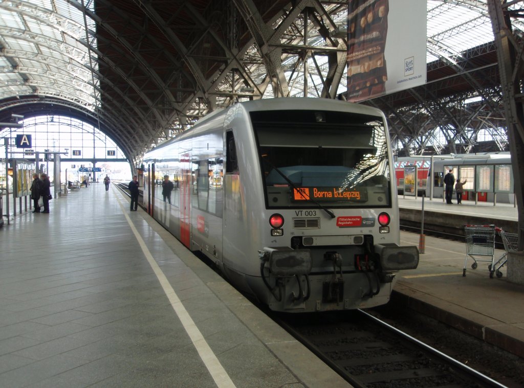 VT 003 der Mitteldeutschen Regiobahn als MRB 2 nach Borna (b. Leipzig) in Leipzig Hbf. 19.03.2011