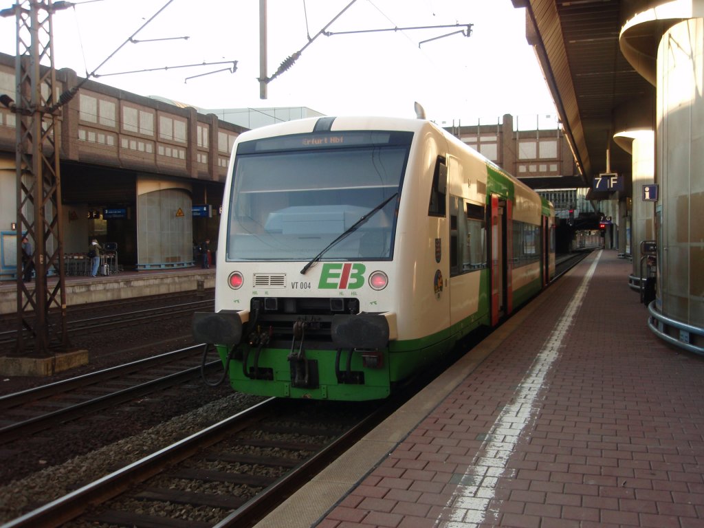 VT 004 der Erfurter Bahn als EB 1 nach Erfurt Hbf in Kassel-Wilhelmshhe. 17.04.2010