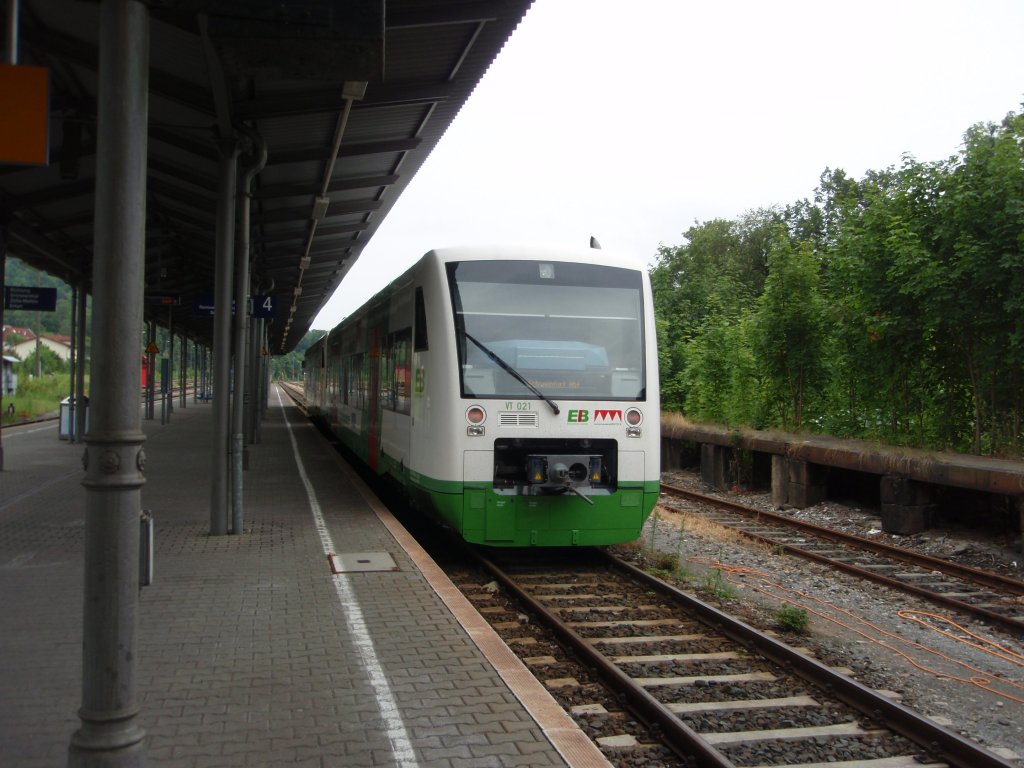 VT 021 der Erfurter Bahn als EB 4 nach Schweinfurt Hbf in Meiningen. 29.07.2013
