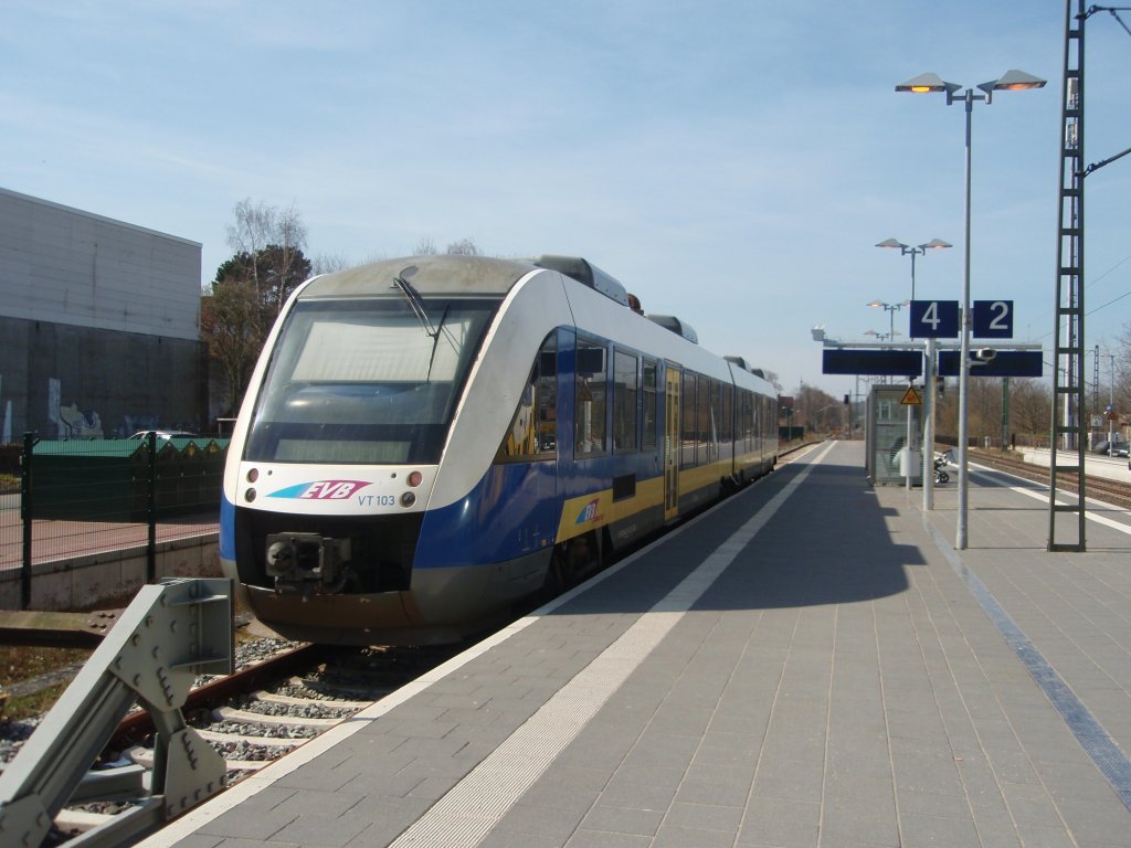 VT 103 der EVB als EVB nach Bremerhaven Hbf in Buxtehude. 02.04.2011