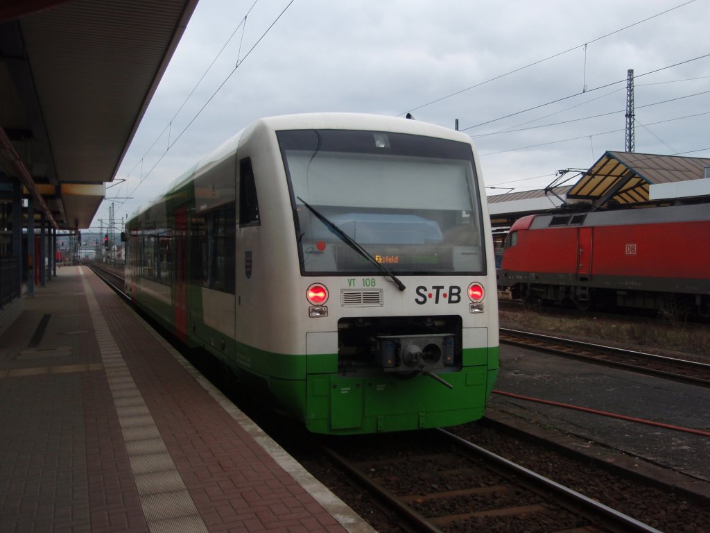 VT 108 der Sd-Thringen-Bahn als STB 1 nach Eisfeld in Eisenach. 26.03.2011
