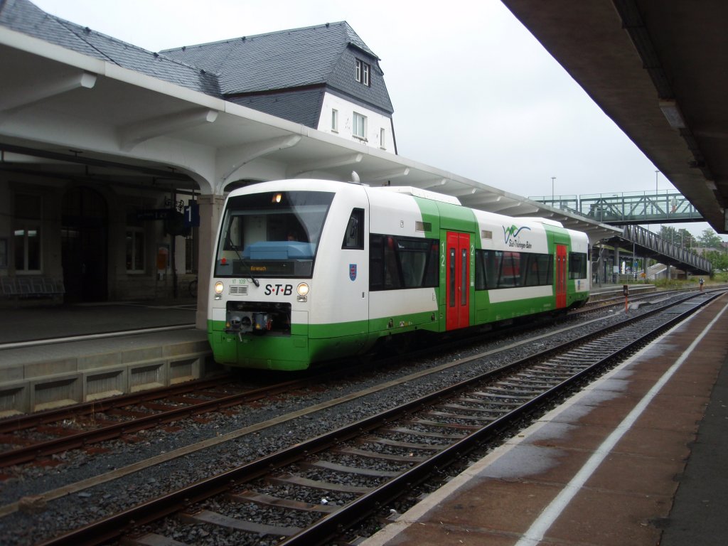 VT 109 der Sd-Thringen-Bahn als STB 1 nach Eisenach in Sonneberg (Thr.) Hbf. 17.08.2010
