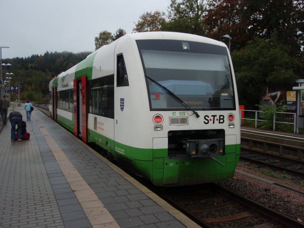 VT 109 der Sd-Thringen-Bahn als STB 3 nach Wernshausen in Zella-Mehlis. 10.10.2009