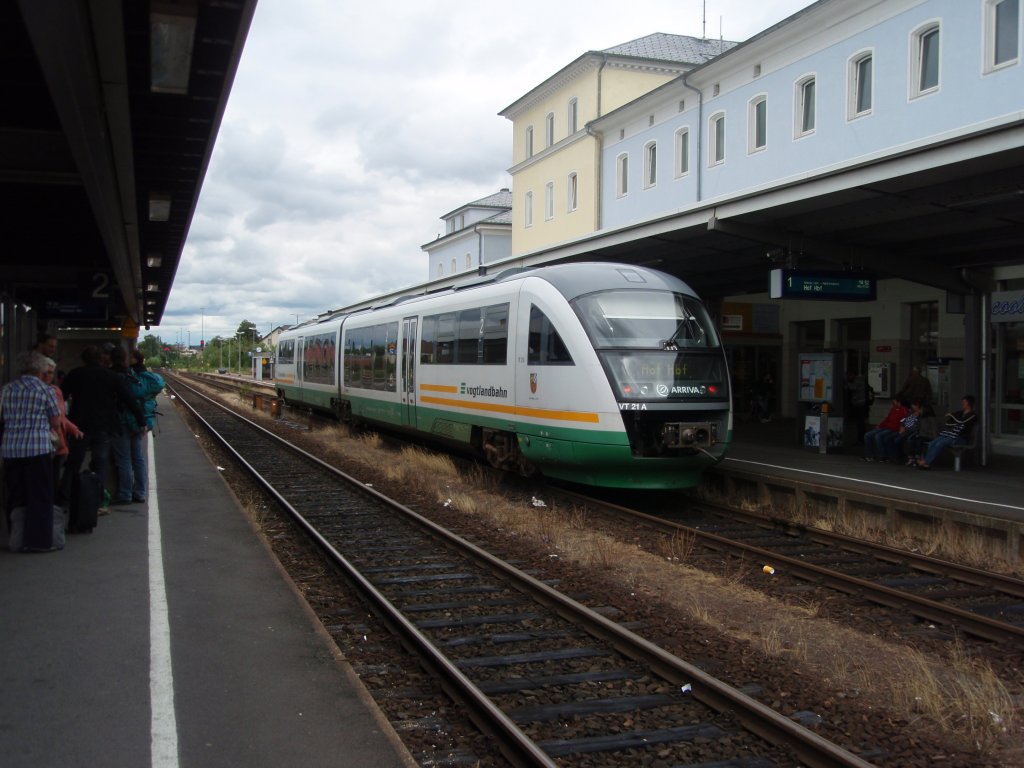 VT 21 der Vogtlandbahn als VGB Regensburg Hbf - Hof Hbf in Weiden (Oberpf.). 16.08.2010