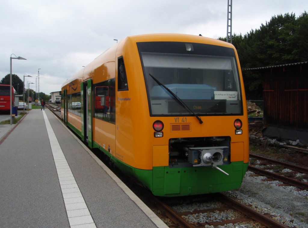 VT 41 der Regentalbahn als RB nach Cham (Oberpf.) in Lam. 01.08.2011