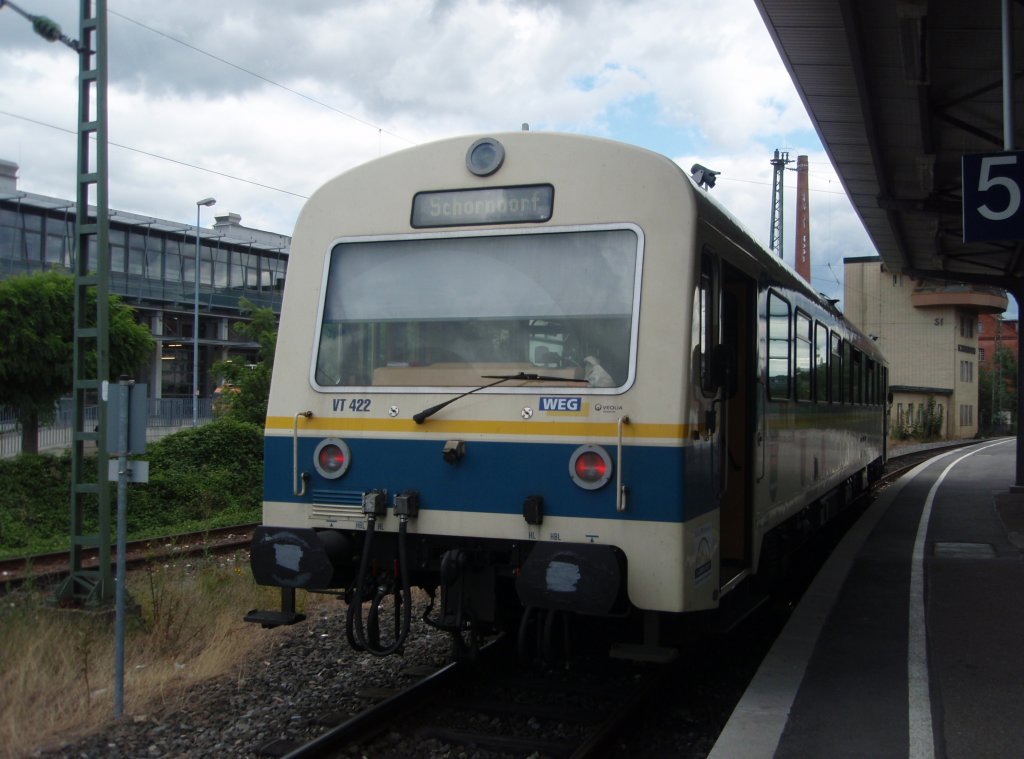 VT 422 der Wrttembergischen Eisenbahngesellschaft als WEG nach Rudersberg-Oberndorf in Schorndorf. 18.07.2011
