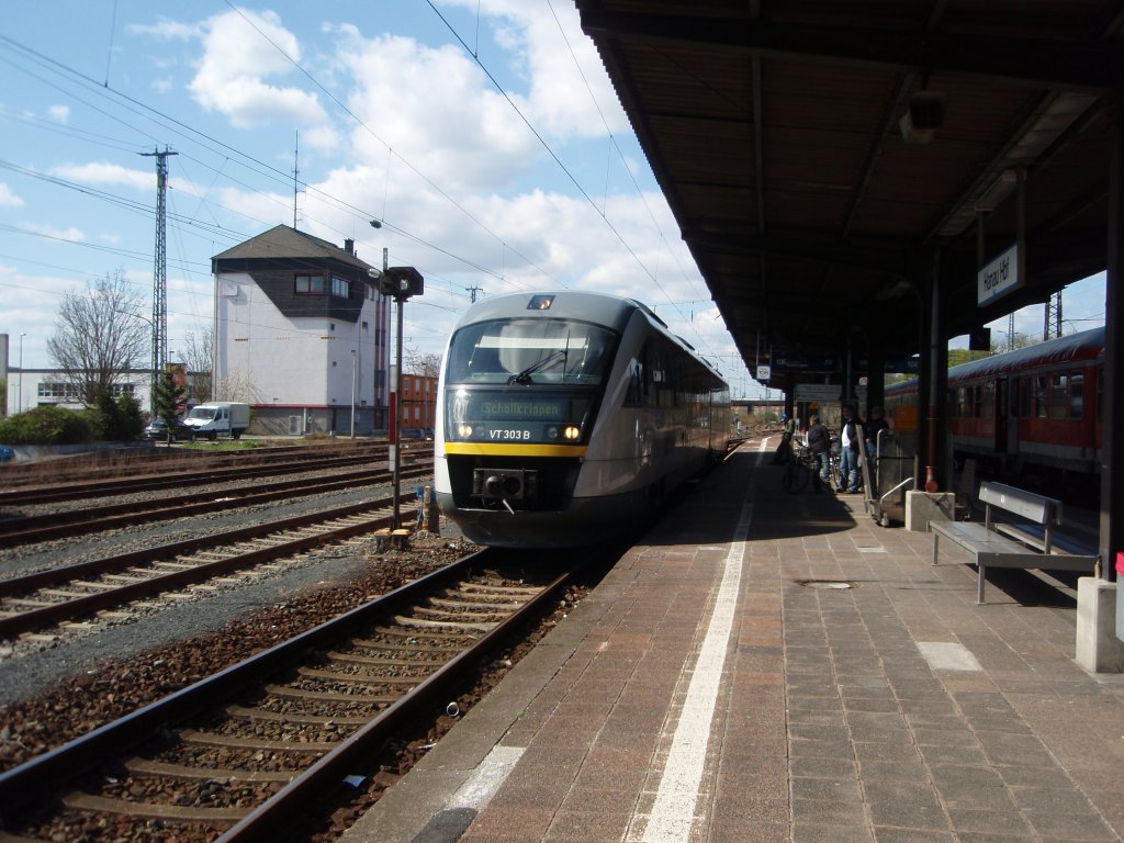 VT303B der Hessischen Landesbahn als HLB nach Schllkrippen in Hanau Hbf. 10.04.2010