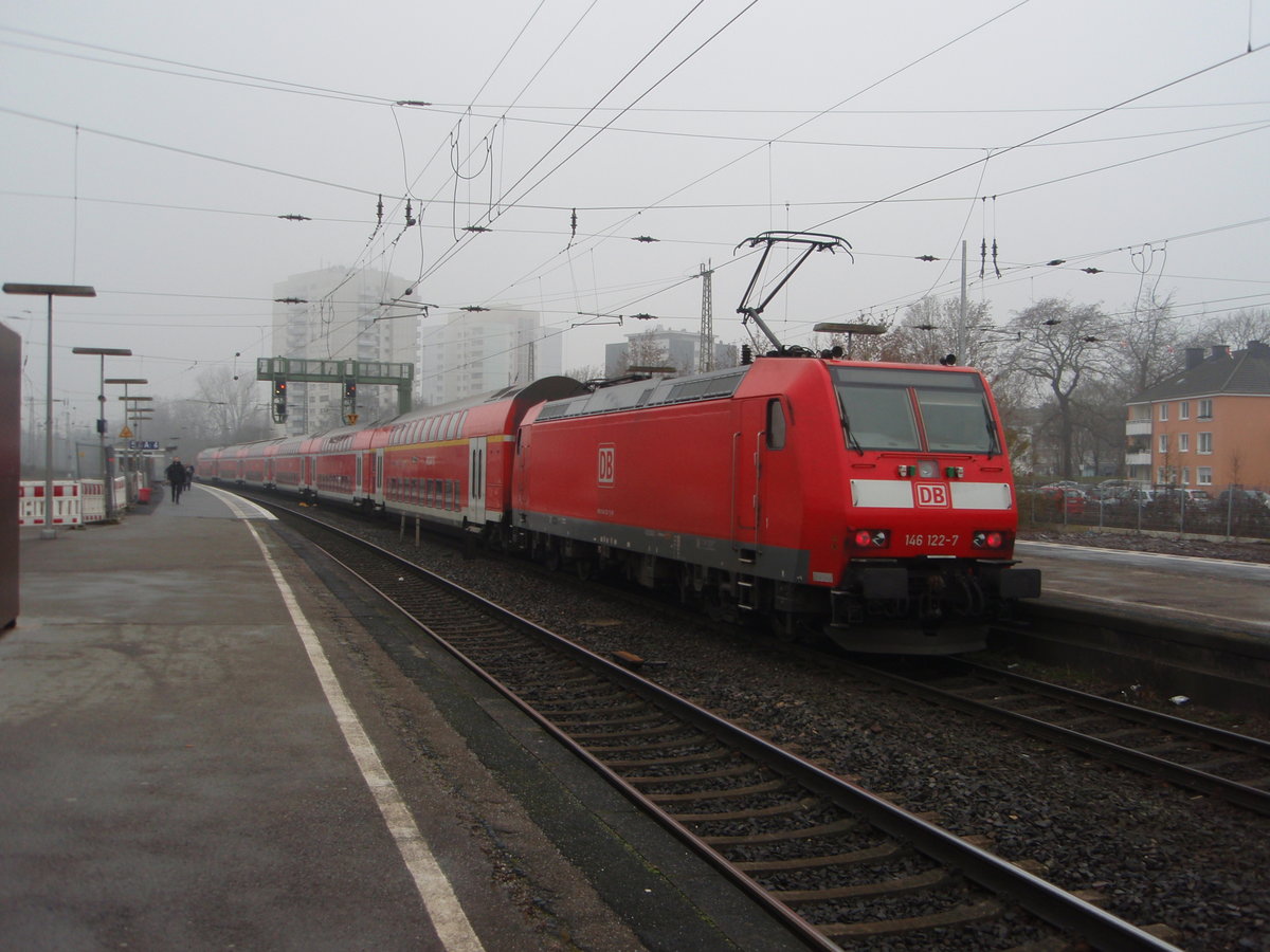146 122 als RE 5 nach Koblenz Hbf in Wesel. 31.12.2017